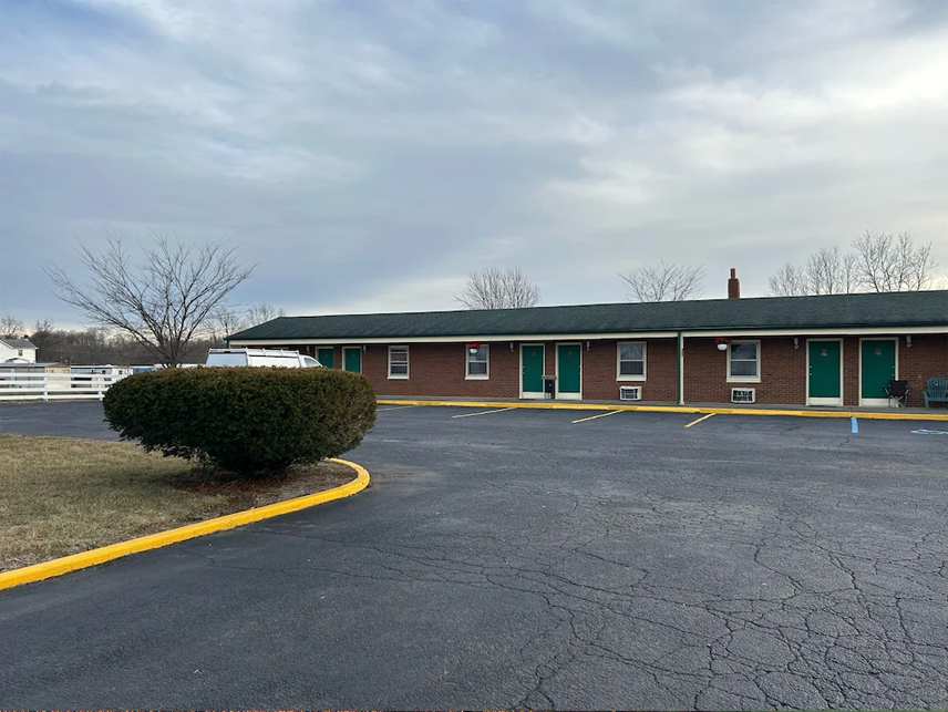 Pet-friendly Hotels Aurora