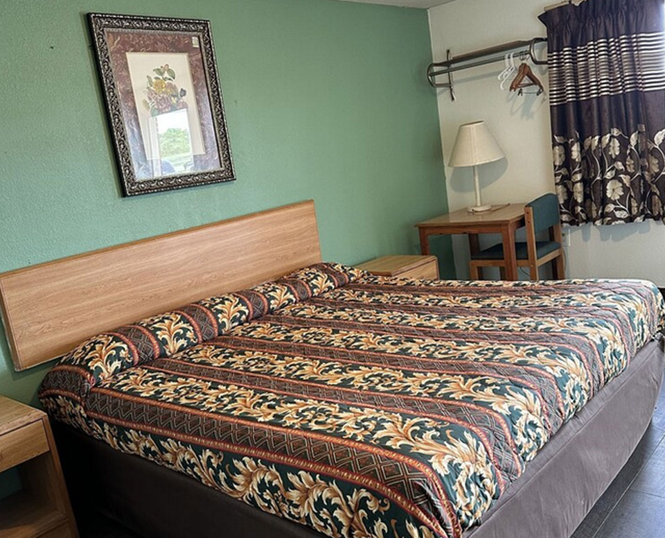 Best Budget Accommodations in Aurora, Indiana
